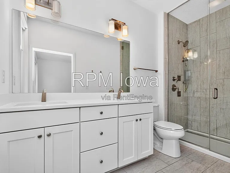 244 E Center St — Photo 27