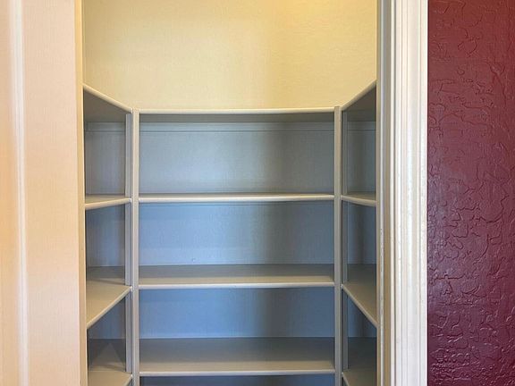 5th image of 16364 W CANTERBURY Drive