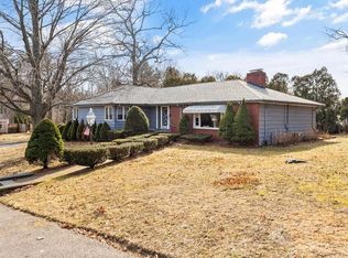 2 Michaels Rd, Lynnfield, MA 01940