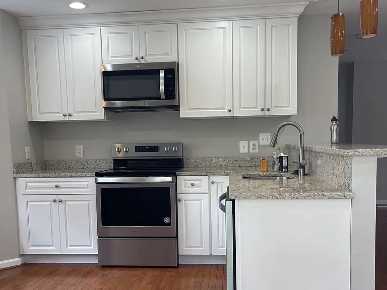 8607 Botley Dr — Photo 2