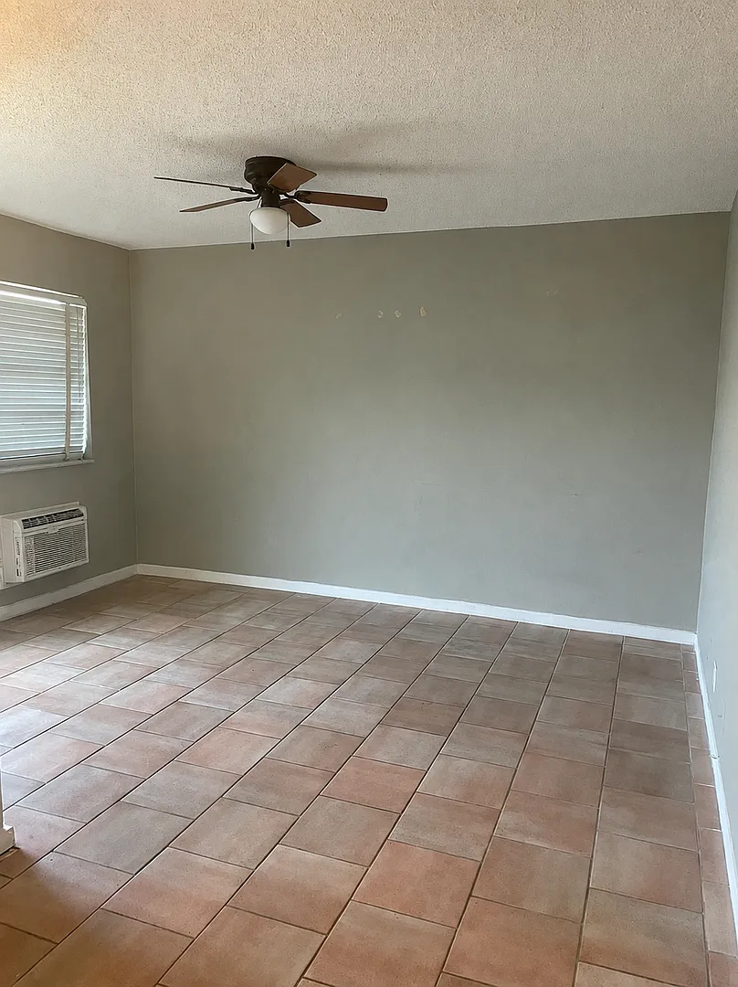 702 N L Street #13 — Photo 4