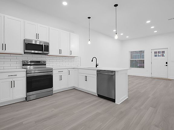 5th image of 932 Wagner St