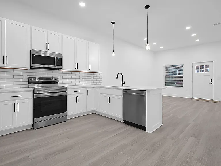 936 Wagner St — Photo 25