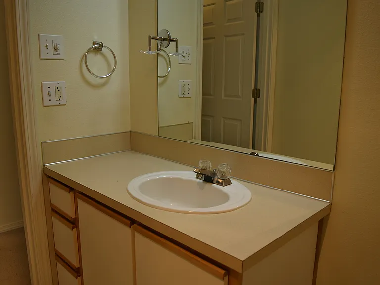 Grayson Apartments — Photo 8