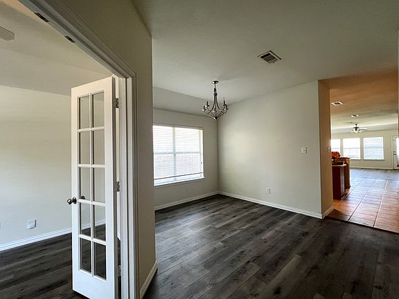 2nd image of 2209 Castle Creek Dr