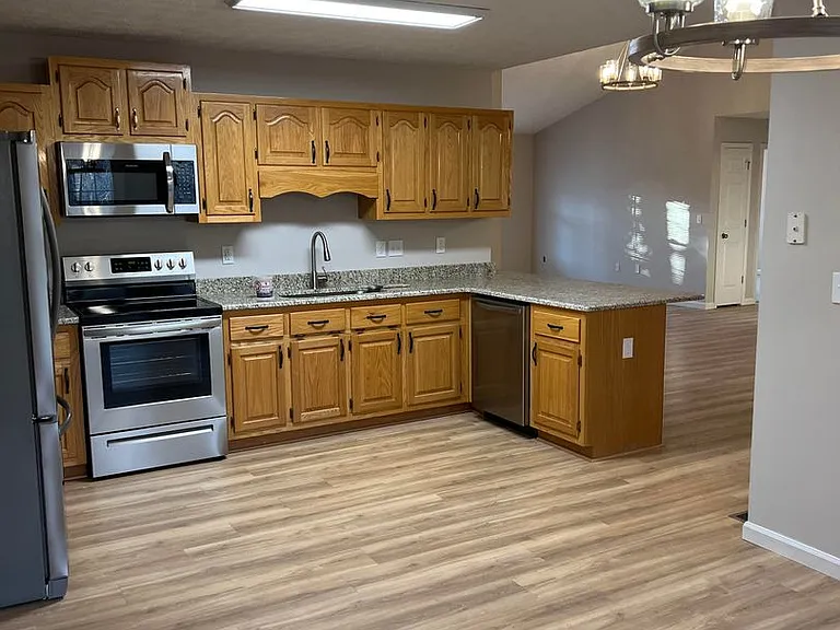 392 Southridge Cir — Photo 4