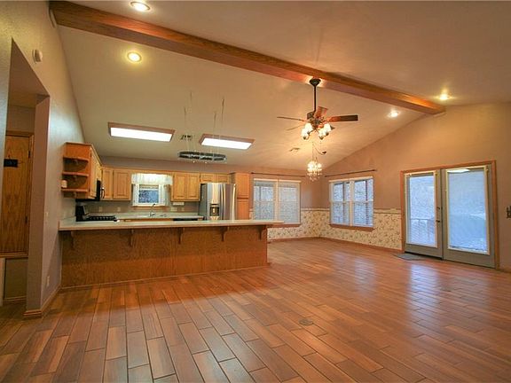 5th image of 15807 Cypress Ln