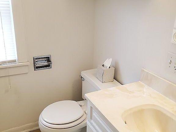 4th image of 280 Phillips St