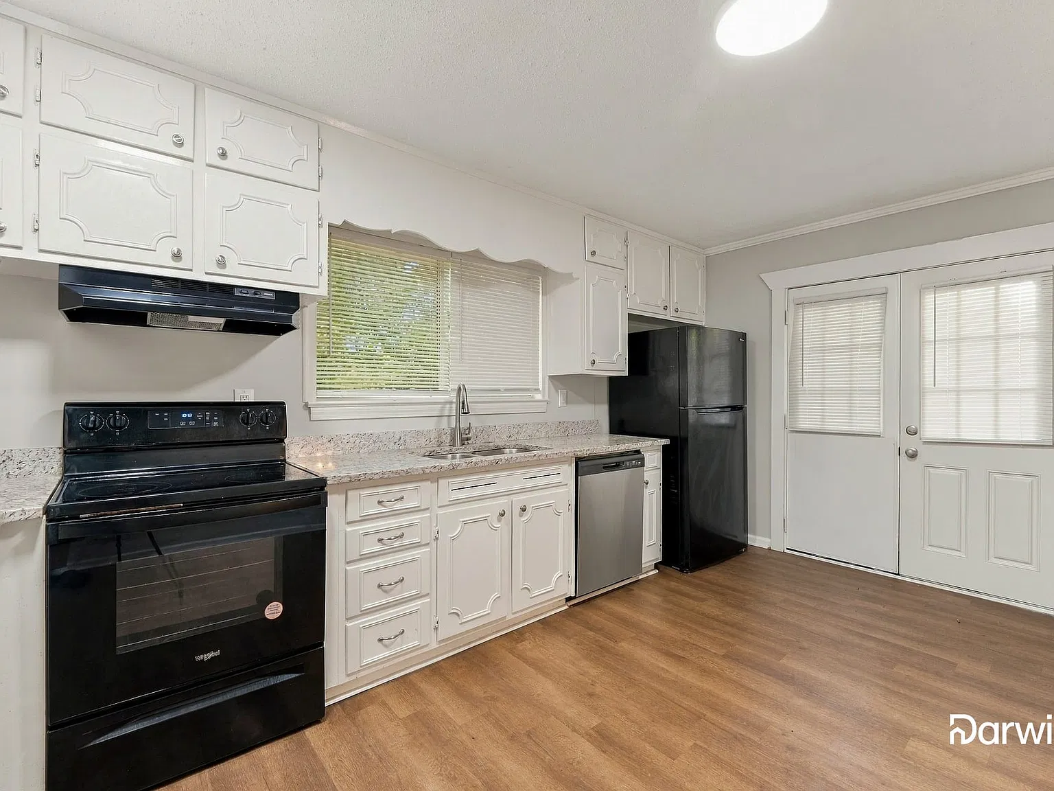 4 bed, 3.0 bath, 1584 sqft, $2,010 — Photo 2