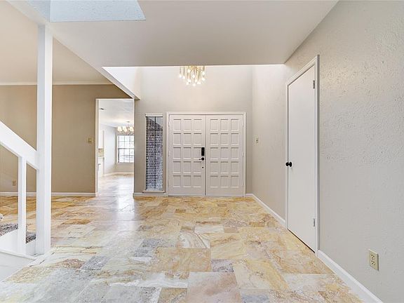 5th image of 9128 Vista Creek Dr