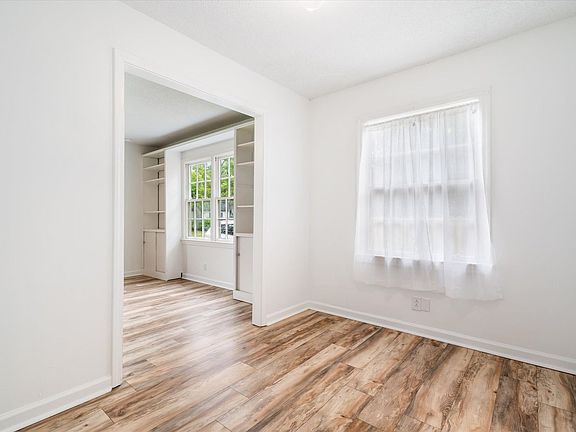 3rd image of 2507 Taylor Ave