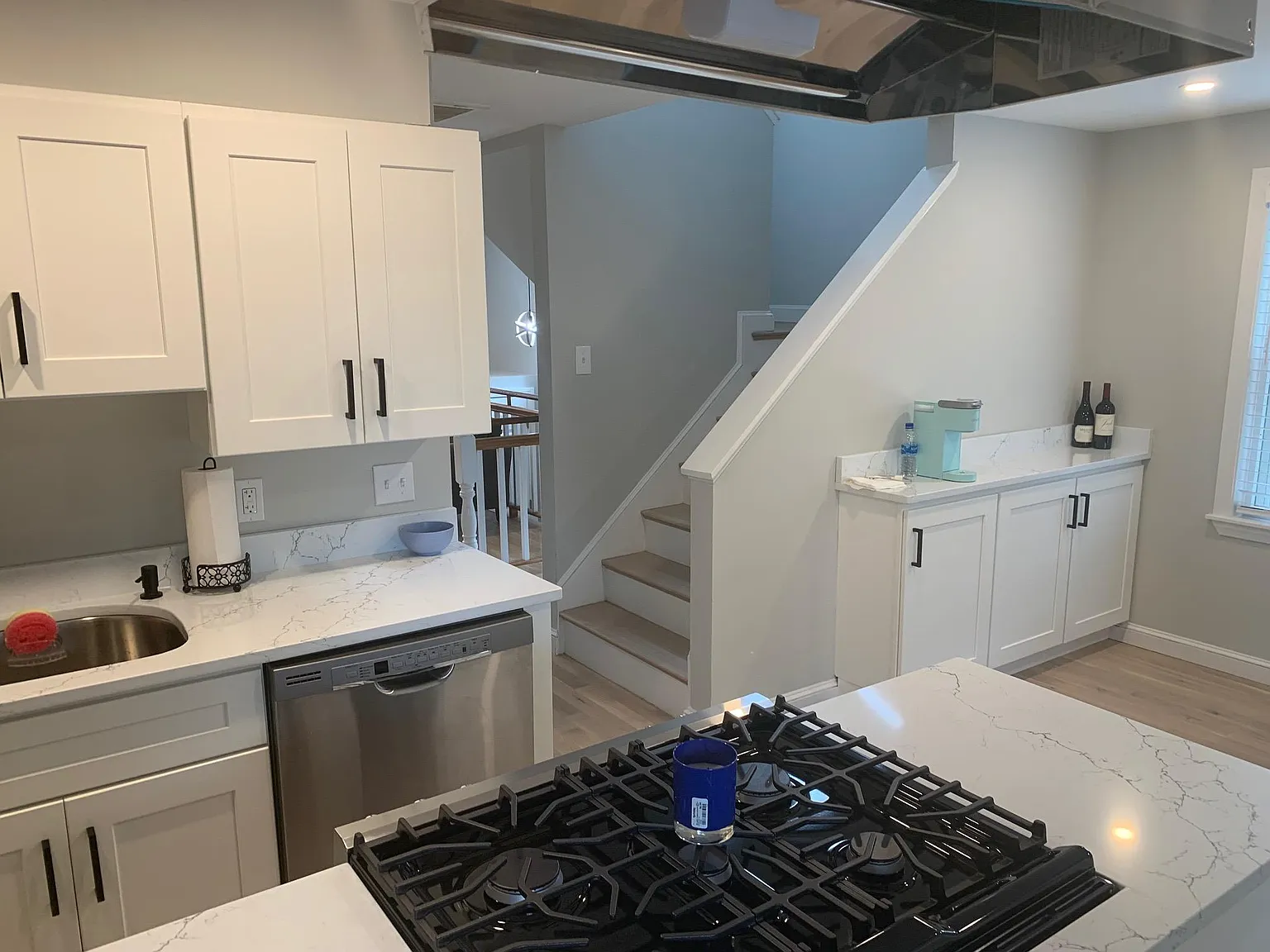 33 Van Zandt Ave — Photo 4