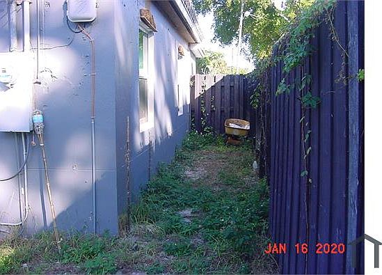 4th image of 1433 NW 3rd Ave