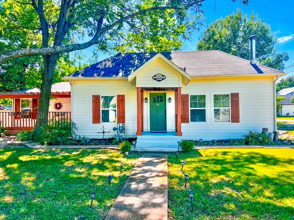 182 Douglas St, Van Alstyne, TX 75495
