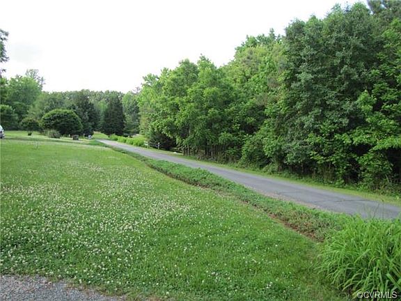 3rd image of 12365 Cottage Woods Dr