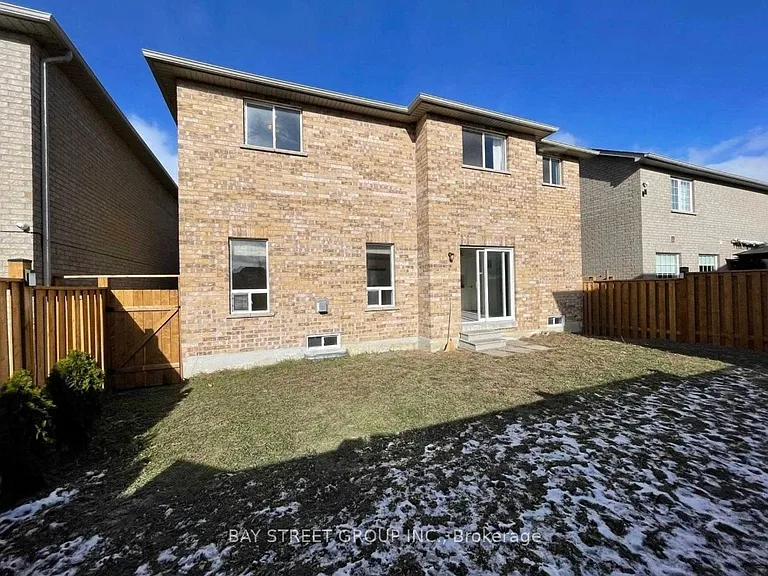 7 Raymond Bartlett Ave — Photo 14