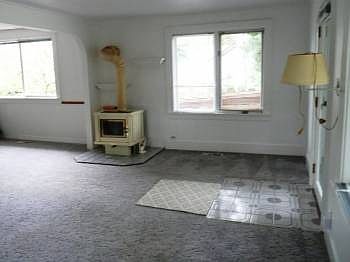 4th image of 365 NE Alder St