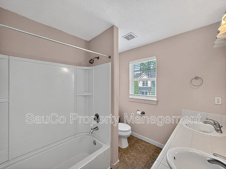 5073 NW 149th Ter — Photo 13