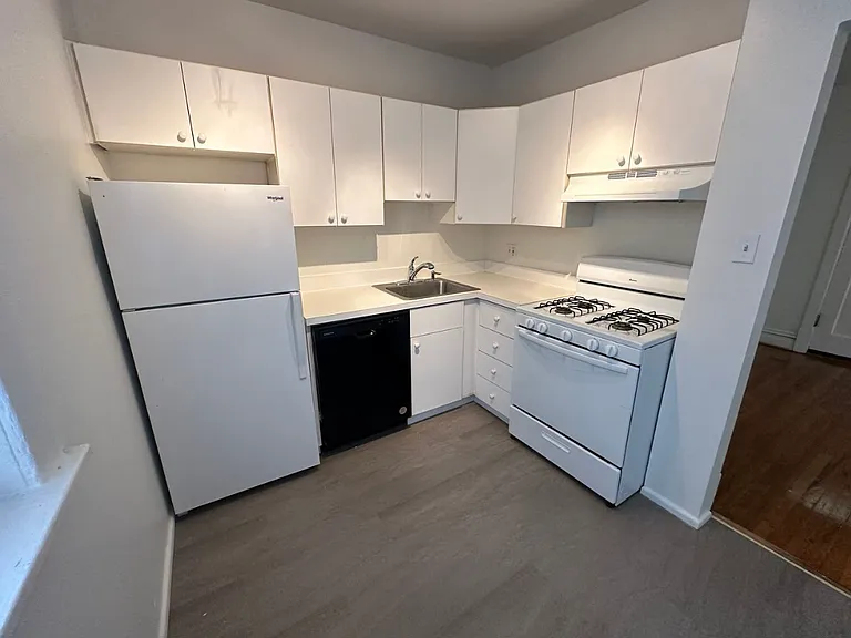 4415 Pershing Ave — Photo 5