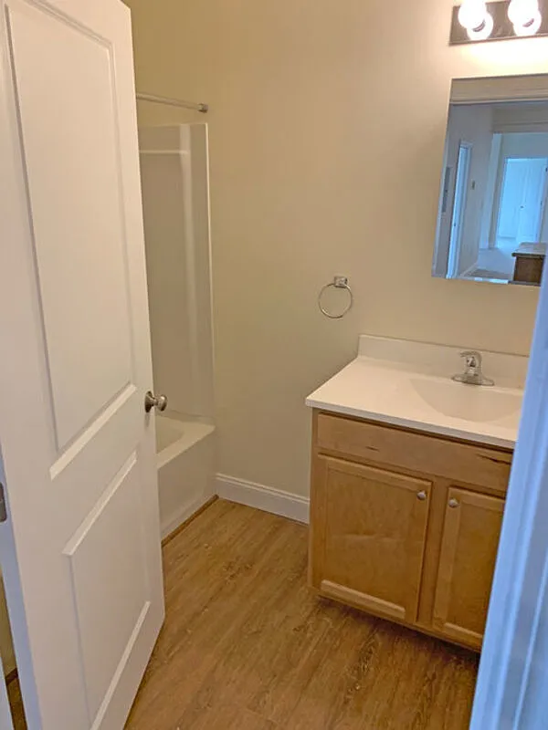 3 bed, 1.0 bath, $3,510 — Photo 3