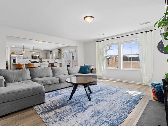 3rd image of 223 Ridley Hill Ln