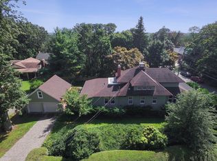 10 Summit Ave, Atlantic Highlands, NJ 07716