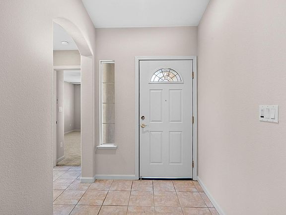 3rd image of 260 Bella Vista Way