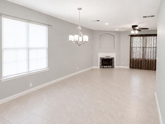 3rd image of 4931 Deep Glen Ln