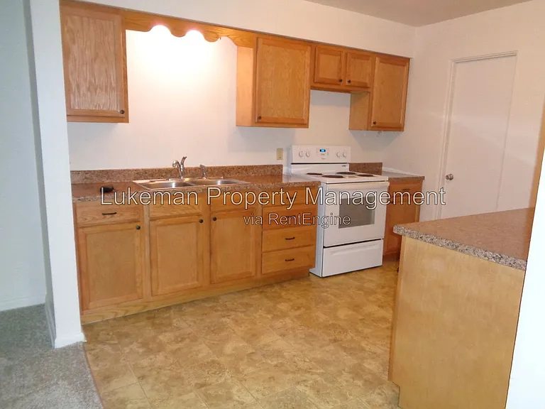 1536 Henson Ave #2 — Photo 6