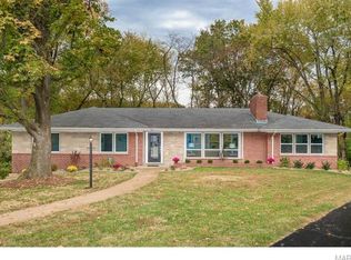 13 Spoede Hills Dr, Saint Louis, MO