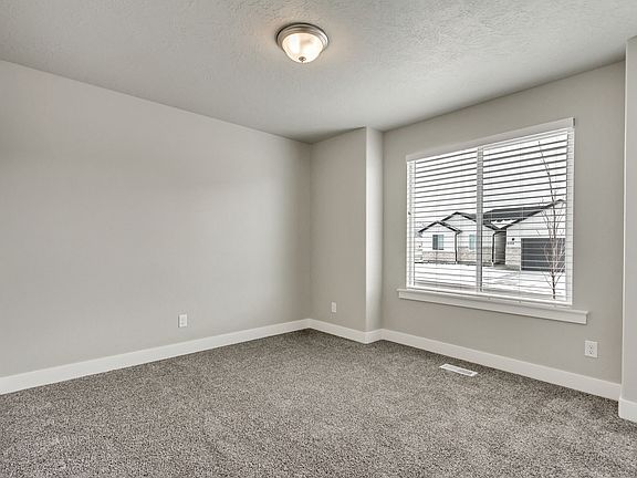 4th image of 2299 E Woodbury Ln