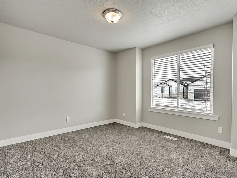 2299 E Woodbury Ln — Photo 4