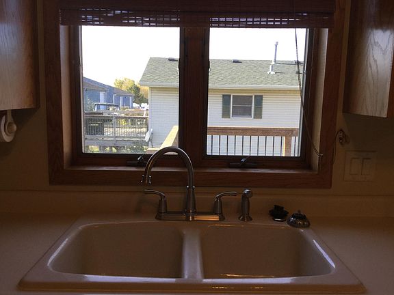 Kitchen sink area