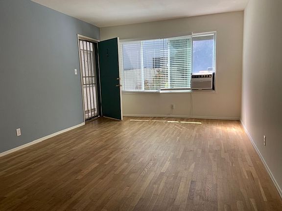 2nd image of 1432 S Bedford St APT 2