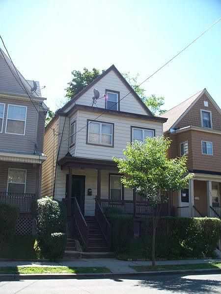 1st image of 402 Sandford Ave