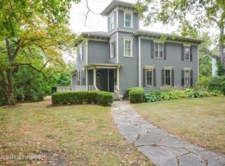 814 South St, Geneva, IL 60134