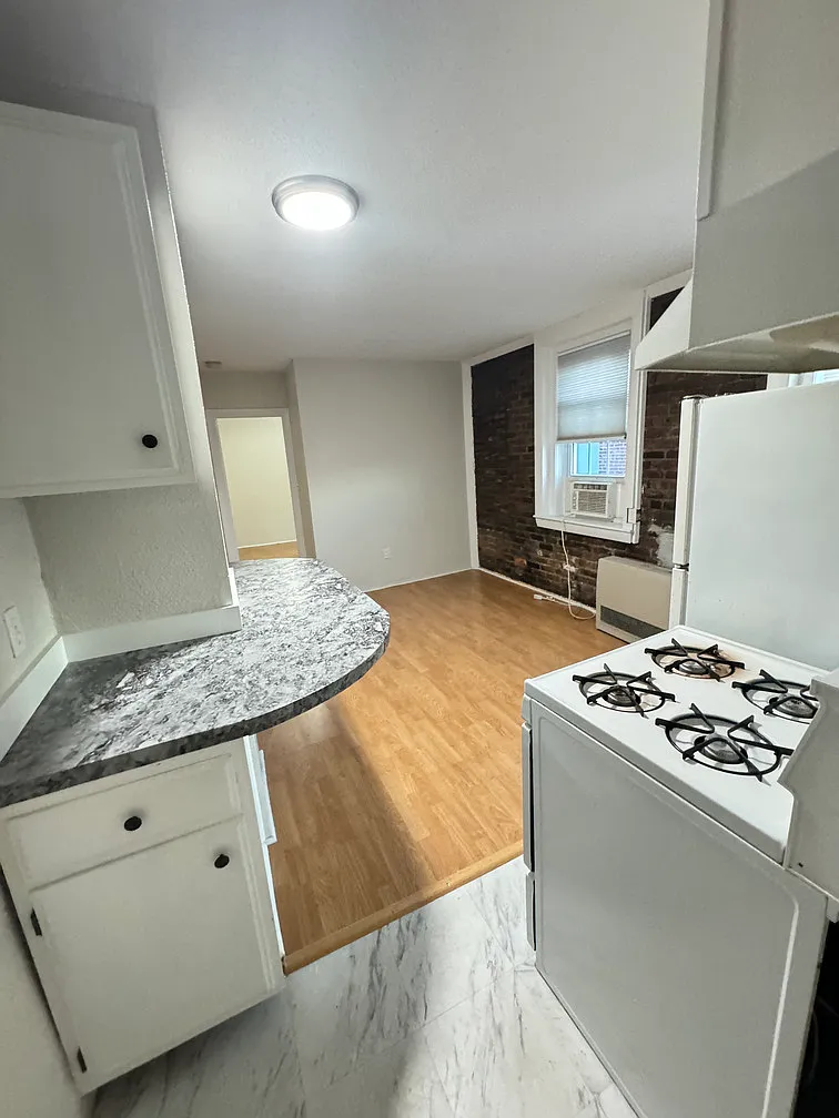 10 Henchman Street - 5M — Photo 2