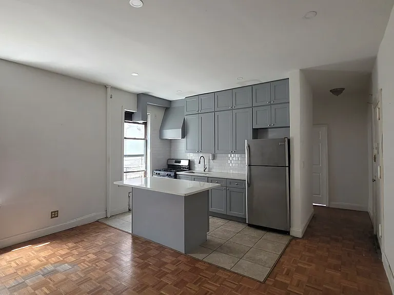 160 Wadsworth Ave #308 — Photo 2