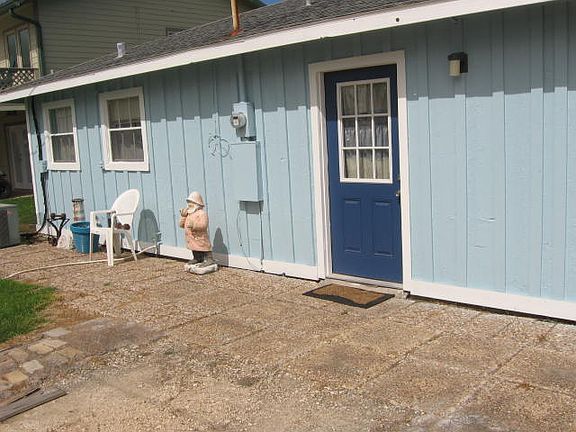 3rd image of 207 Marshall Johnson Ave S