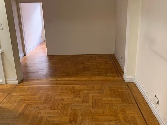 4th image of 330 E 71st St #2B