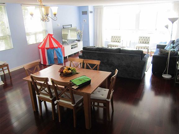 2nd image of 3650 Kaneff Cres #205