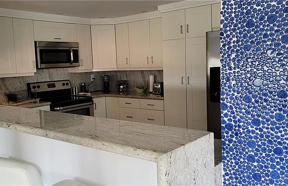 3rd image of 3800 Galt Ocean Dr APT 811