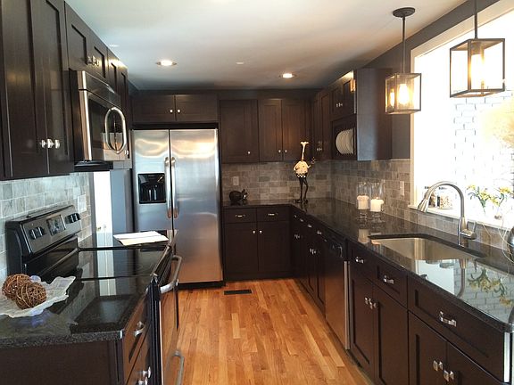 2nd image of 16 Beachwood Dr