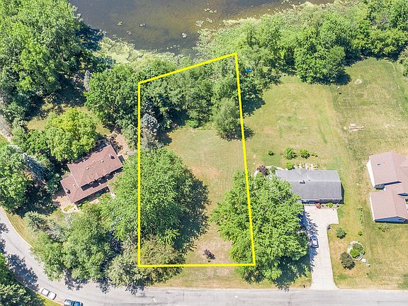 2nd image of 2864 Lakeland Dr