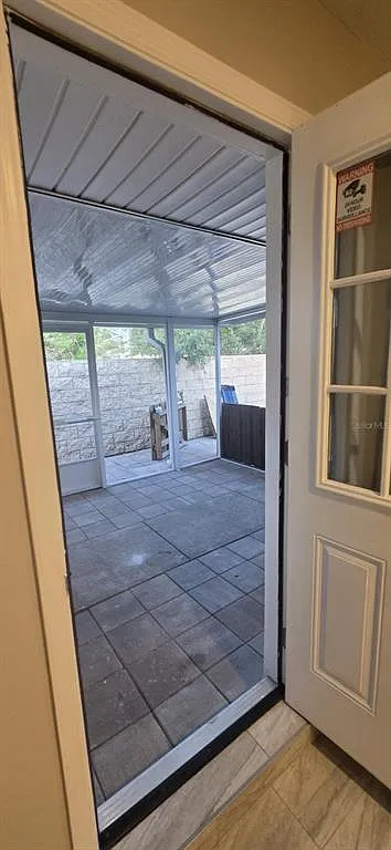 1 bed, 1.0 bath, 300 sqft, $1,200 — Photo 2