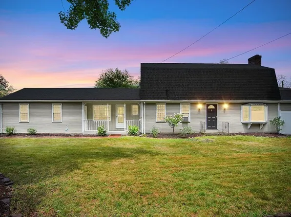 1 Northwood Dr, Wilbraham, MA 01095