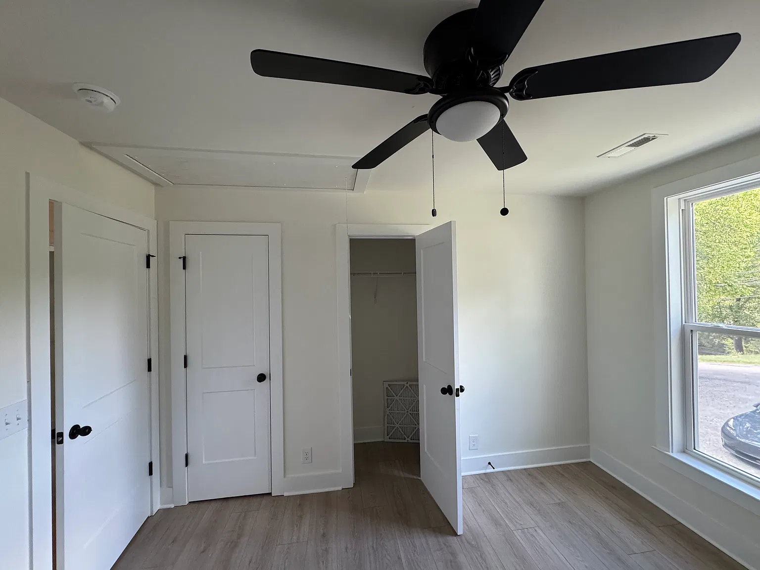 604 Debbie Dr — Photo 4