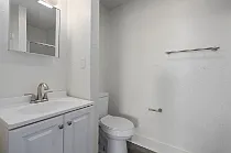 204 E Franklin St — Photo 37