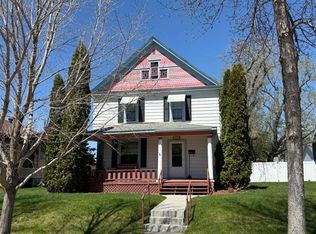 809 5th St NE, Devils Lake, ND 58301