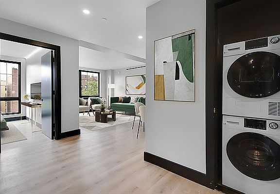 3rd image of 88 Linden Blvd APT 3B